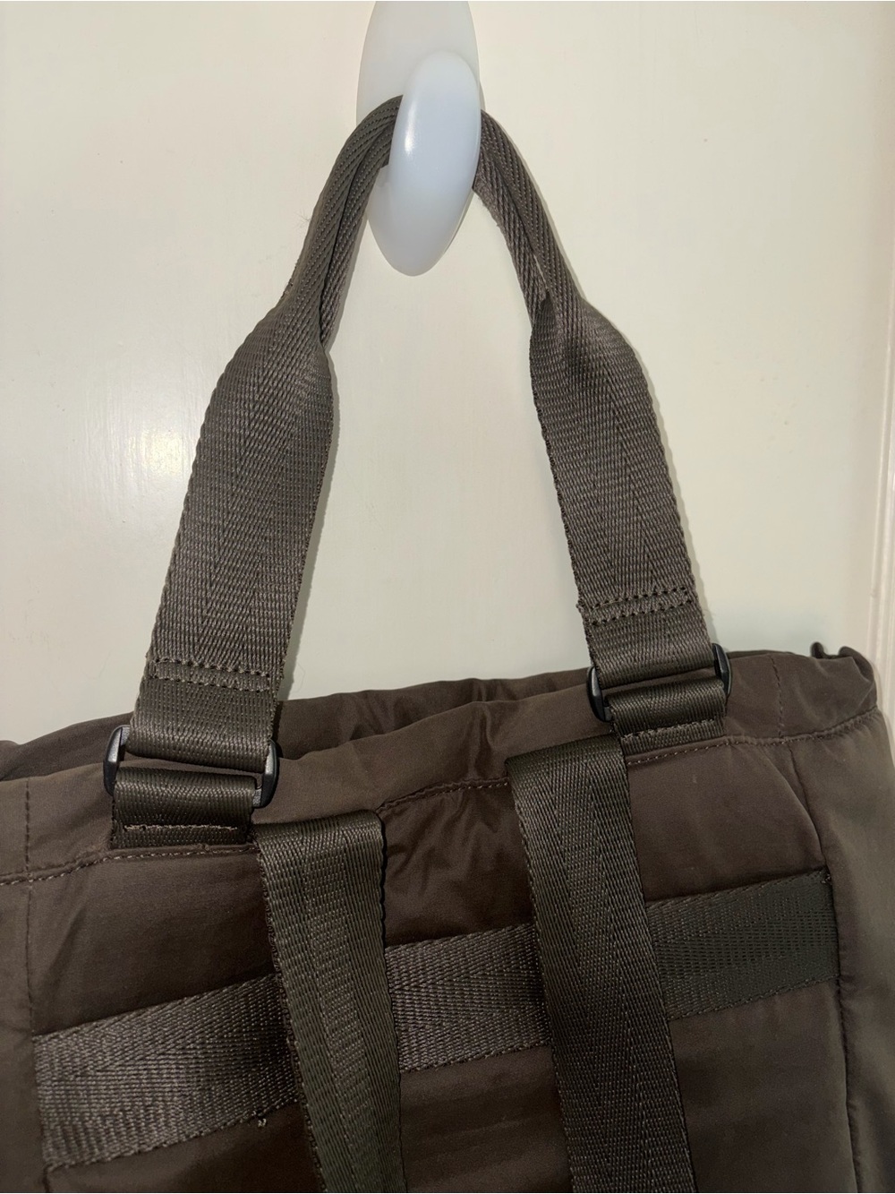 VUORI V1 Convertible Tote Bag - Picture 5 of 13